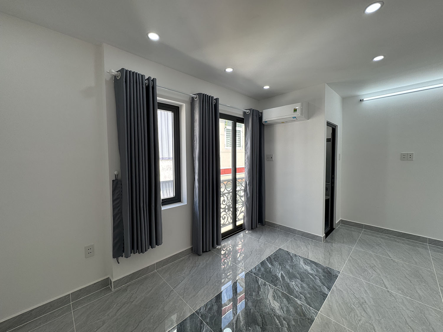 Siêu phẩm biệt thự mini góc 2 mặt tiền, 3 lầu, xây mới 100%, hẻm đẹp khu cao cấp Lê Văn Sỹ, Quận 3